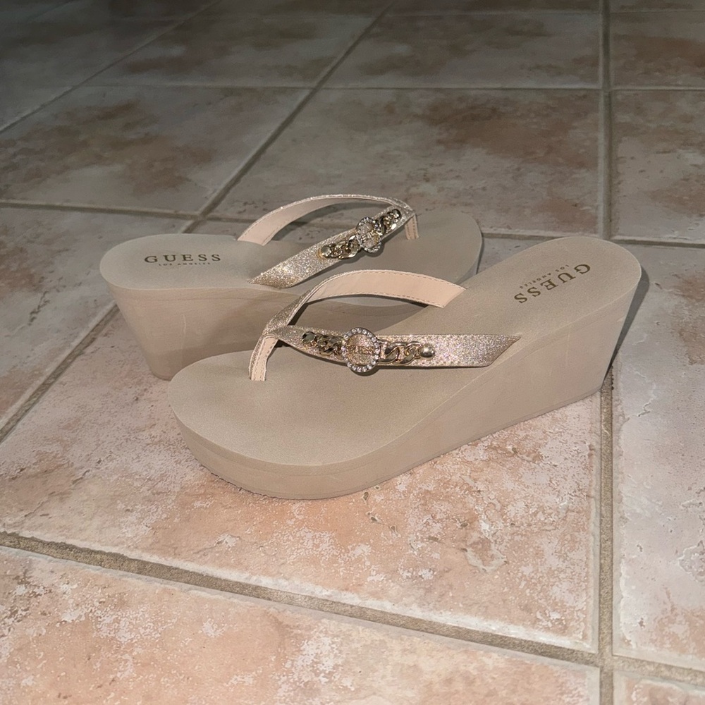 GUESS Y2K PLATFORM FLIP FLOPS